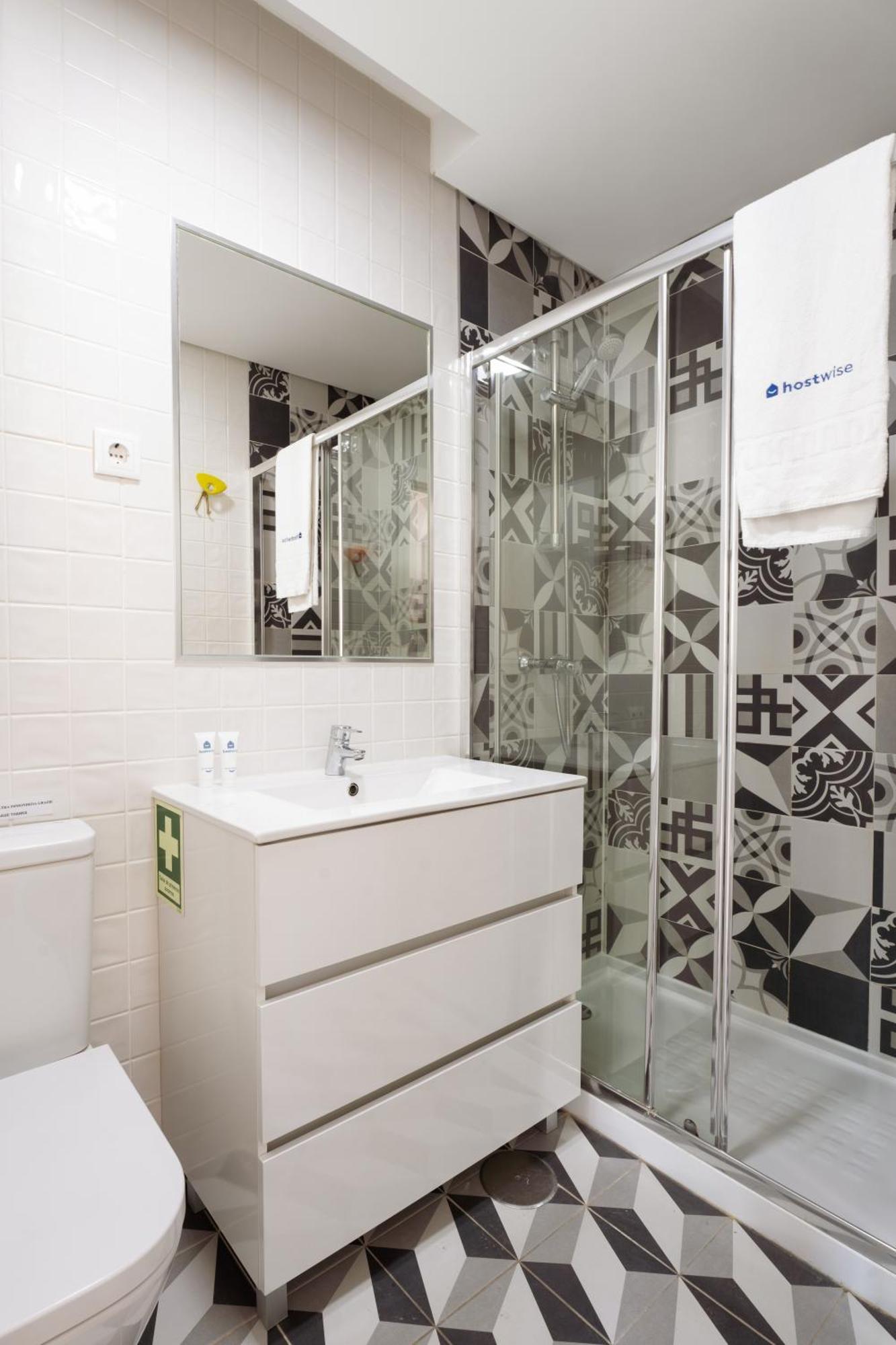 Host Wise - Flat W Free Private Parking - Bright & Cozy Lejlighed Porto Eksteriør billede