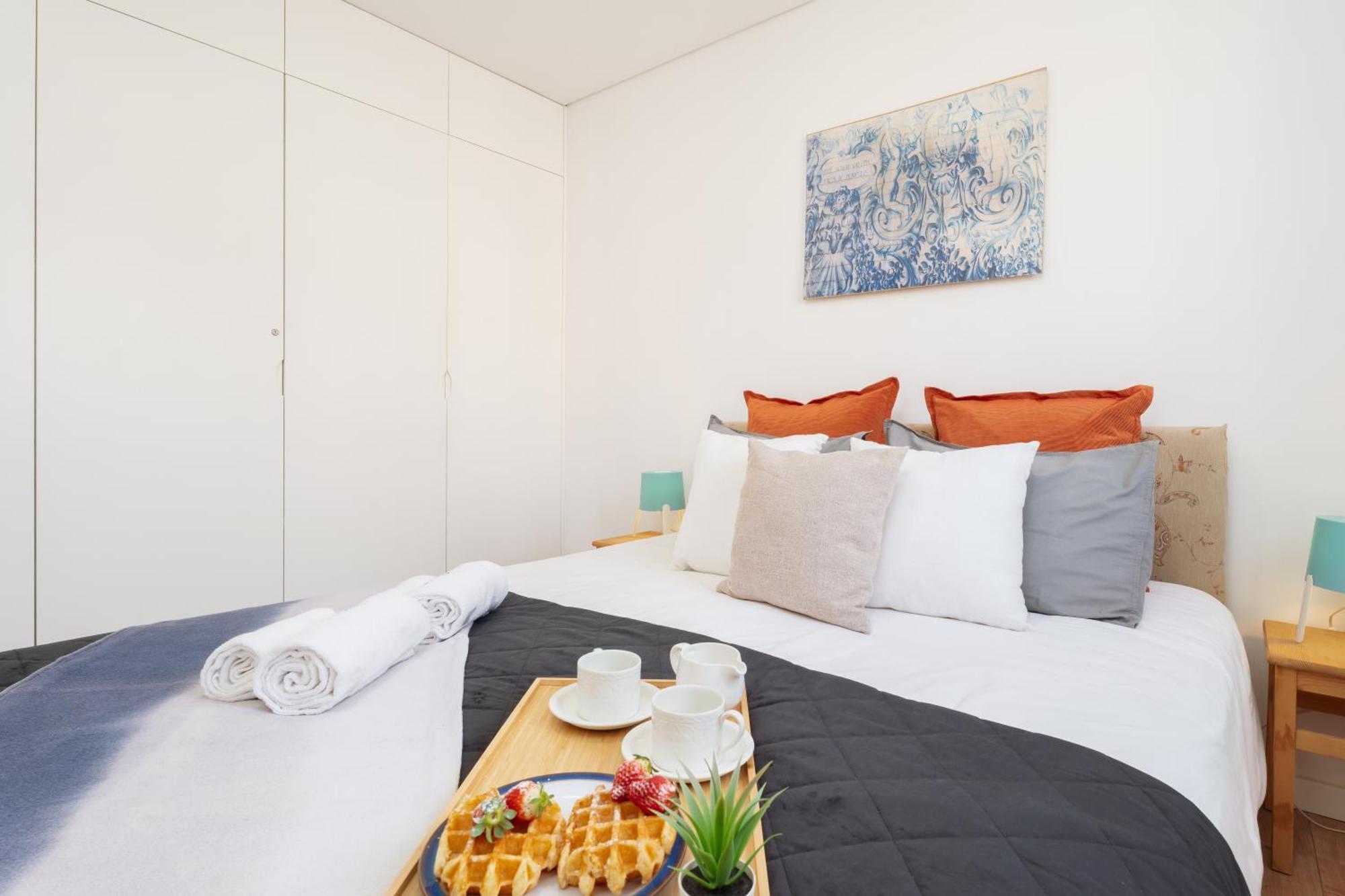 Host Wise - Flat W Free Private Parking - Bright & Cozy Lejlighed Porto Eksteriør billede