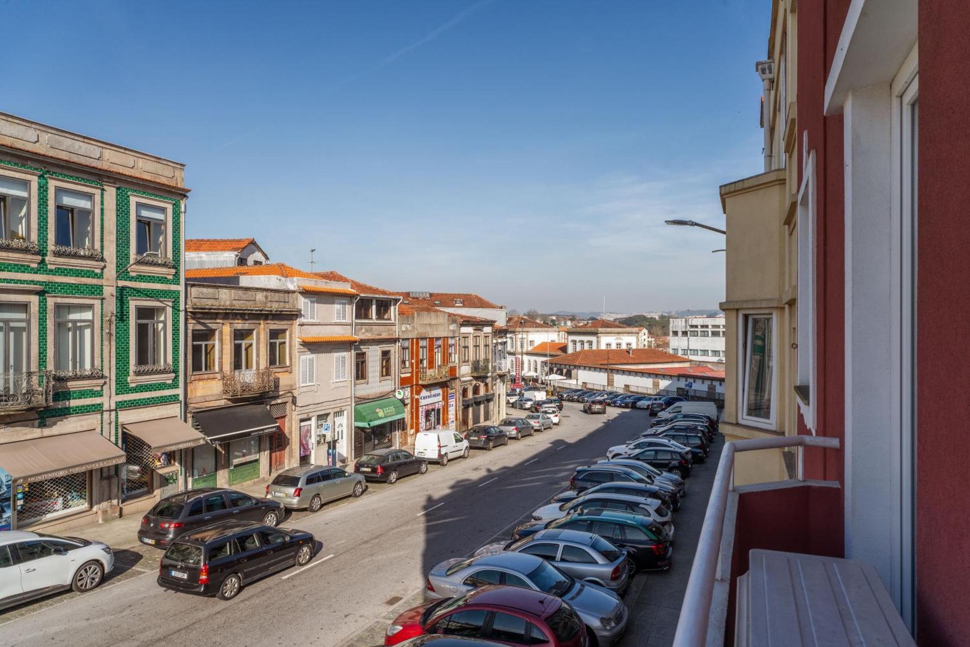 Host Wise - Flat W Free Private Parking - Bright & Cozy Lejlighed Porto Eksteriør billede